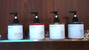 Grace & Glow Black Opium Brightening - English Pear & Freesia Anti Acne Body Wash - Body Scrub