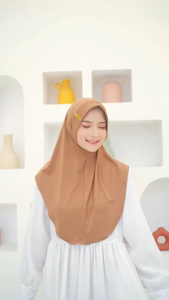 Kerudung Bergo Pinguin Jersey Ukuran S M L Hijab Instan Menutup Dada Jilbab Langsung Jumbo Pet Antem