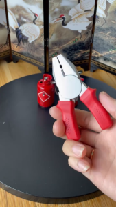 [HCM] Bật Lửa Gas Hình Cây Kìm Độc Lạ