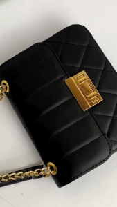 ZEAVA Tas Selempang DK - Tas Wanita Fashion Slingbag & Tas Grosir Rantai Embos