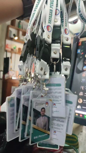 Lanyard Sublim Custom Desain Full Color 2 Sisi dengan Stopper dan Cantelan - Aksesoris Kantor & Sekolah