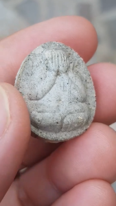 พระปิดตามหาเศรษฐี วัดเจ้าอาม กรุงเทพฯ ปี2535 (รุ่นหลังยันต์ ผสมไม้ช่อฟ้าวัดระฆัง)