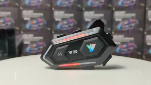 ชุดหูฟังบลูทูธสำหรับรถจักรยานยนต์ ชุดหูฟังบลูทูธสำหรับหมวกกันน็อค โทรแบบแฮนด์ฟรี/เพลง ชุดหูฟังรถจักรยานยนต์กันน้ำพร้อมไฟสี 16 สี อุปกรณ์เสริมสำหรับรถจักรยานยนต์/อุปกรณ์สำหรับผู้ชาย