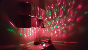 โปรเจคเตอร์ LED Starlight ไฟปาร์ตี้หลากสี ทำให้หนังสือดิสโก้ Disco LED Lighting มีความสนุกสนาน