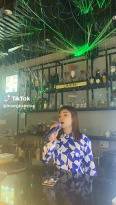 ONTEKCO MU03 - Bộ 02 Micro hát karaoke pin sạc ngay trên tay micro phù hợp mọi loa kéo amply gia đình