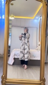 Desain Tunik Wanita & Setelan Oneset Midi Terbaru