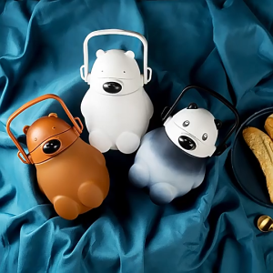 BOTOL MINUM ANAK LUCU KARAKTER WE BARE BEARS KAPASITAS 1L TALI PANJANG FREE STIKER 2D HX 4723