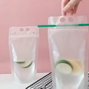 100pcs Full Clear Liquid Drink Juice Milk Coffee Stand Up Pouch for Cold Hot Drinks (Not include straws)