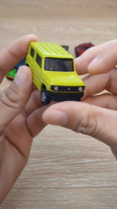 Mô hình xe Suzuki Jimny No.14 1:57 Tomica