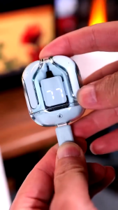 หูฟังบลูทูธไร้สายUltrapods max หูฟังลูทธ หูฟังTWS HIFI หูฟังกันน้ำ IPX4 เสียงดีมาก หูฟังน่ารัก มีไมโครโฟน บลูทธเวอร์ชั่น5.3 ล่าสุด