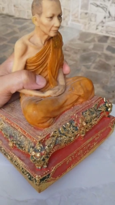 พระบูชาหลวงพ่อเกษม สุสานไตรลักษณ์ จ.ลำปาง ปี2530 (รุ่นออกวัดพุทธสันติภาวนา) หน้าตัก 4.6 นิ้ว