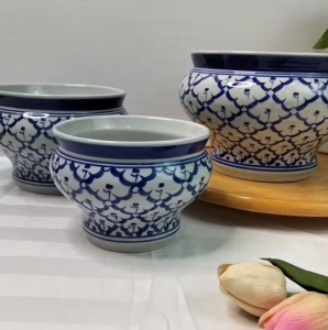 กระโถนเซรามิคลายสัปปะรด กระโถนลายคราม กระโถนลายสัปปะรด 5นิ้ว 6นิ้ว 7นิ้ว เคลือบเงาอย่างดี กระโถนลายไทย เงางาม