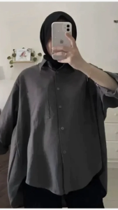 Kemeja Kancing Depan Belakang: Pilihan Terbaik untuk Wanita Modern