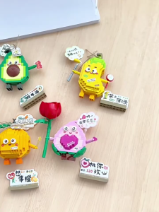 ️现货️ReadyStocks Fruit Electrical appliances building blocks toys 水果 电器 8817 8826 积木 益智 拼装 积木 小颗粒 玩具 袋装 摆件 玩具