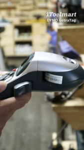 3047 DYMO เครื่องพิมพ์ตัวอักษร LetraTag 2174538 LT-100H (แป้นพิมพ์ ABC) สีเทา