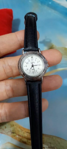 Đồng hồ nữ FRANCO VALENTINO size:25mm dây da second hand si nhât đã qua sử dụng