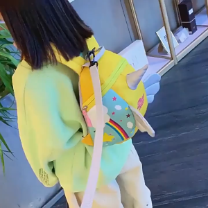 กระเป๋านักเรียนการ์ตูนอนุบาล ลายยูนิคอร์น กระเป๋าสะพายไหล่ป้องกันการสูญหาย กระเป๋าอินเทรนด์น่ารัก