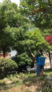 Retractable Spraying Rod Stainless Steel Pesticide Spray Sprayer 3.6M/2.6M Retractable Manual Sprayer Pesticide Spray Rod Extension Sprayer Spray Rod with Transparent Plastic Hose-Ideal For Garden Pesticide Spraying Car Washing And Watering