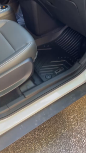 Thảm sàn NHỰA 5D đúc theo xe cho Vinfast VF5/Herio Green TRÀN VIỀN BẬC CHÂN không mùi - 2 HÀNG