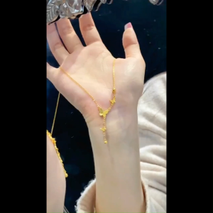 Kalung Titanium Wanita Anti Karat Fashion Korean Style Lapis Emas Rumbai Kupu Liontin Anti Luntur Aksesoris Hijab Perhiasan Kalung Dewasa Mewah D876