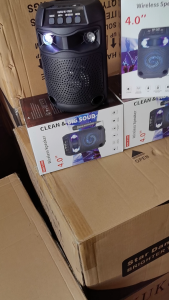 KUKU   K---1103   EXTRA  BASS  WIRED  MICROPHONE  BLUETOOTH  SPEAKER