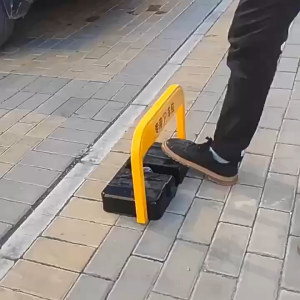 Auto Parking Space Lock Car Barrier Driveway Security Post Remote Control Smart Folding Parking Barrier Guard Bollard Automatic Alarmed Carport Tool