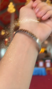 กำไลเหนือดวง หลวงปู่ศิลาสิริจันโท แท้ (ธรรมอุทยาน) SET งาน18k พร้อมถุงเเดง ** ข้อมือ 1-20 cm.ใส่ได้ นายแบบข้อมือ 18 cm **+ บัตรรูปหลวงปู่ศิลา กำไล 18K ของแท้ กำไล18K - Lazada