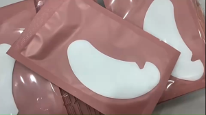 แผ่นเจลรองใต้ตา อายแพคสำหรับต่อขนตา 1 ชุด มี 10 ชิ้น