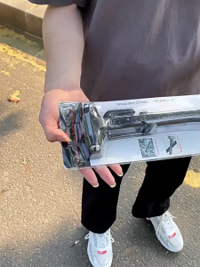 Búa an toàn gắn trên xe ô tô xe buýt thoát hiểm cứu hộ tay cầm dài khẩn cấp búa phá cửa sổ kim loại tại nhà máy