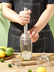 Cocktail Shaker 350ml/500ml/700ml/1000ml Home Bar Utensil Plastic Shaker Cup Drink Milk Tea Mixer With Scale