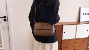 Grosir Tas Selempang Wanita George Bandi: Ukuran & Desain