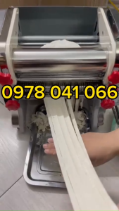 Máy cán bột cắt bột làm mì bánh canh chạy điện inox sợi 3-9mm lô cán 22cm - Bảo hành 12 tháng