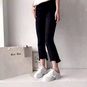 LucyShoes รองเท้าผ้าใบส้นหนาแฟชั่นสำหรับผู้หญิงที่เพิ่มความสูง 5 ซม. รองเท้านักเรียนลำลองทำจากวัสดุ PU สะดวกสบายและทนทาน