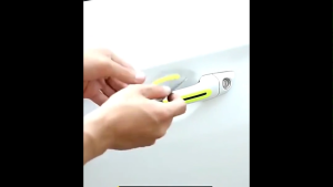 Stiker Anti Gores Gagang Handle Pintu Mobil Sticker Reflektor Mata Kucing 3D Carbon