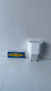 Kepala Charger Type-C 20 Watt Cocok Untuk iPad & iPhone