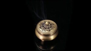 莲花陶瓷三足香炉Vintage Chinese Style Incense Burner Copper Incense BurnerTraditional Circular风水 香炉  陶瓷香炉 盘香  线香  香薰