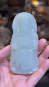 burma jadeite pendant 💯天然翡翠玉摆件 冰糯淡雅翠绿色👍 站立财神爷💰 (出货前🚚会🆓附送特制实木底座、3-5工作日)  高(Height): 9.3cm  宽(Width): 4.6x1.2cm  重(Weight): 107g
