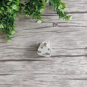 Heavy Duty Safe 2 Pin To 3 Pin 13A Universal Adaptor Multi Travel Adapter Converter Plug Socket (China to Malaysia)FIXIA