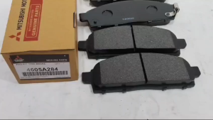Kampas Rem Berkualitas Tinggi untuk Triton & Pajero Sport 4605A284