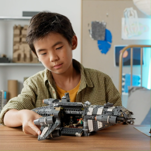 LEGO Star Wars 75374 The Onyx Cinder (1325 Pieces) Toys Mainan Anak Laki Laki Bricks