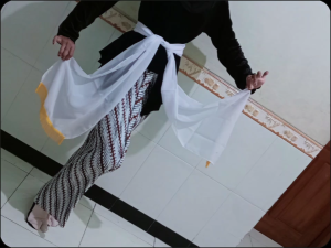 Selendang tari Gandrung Remo anak SD SMP Putih 2M