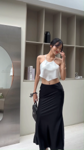 Áo 2 Dây Croptop Cổ Yếm Tà Nhọn FILILO Vải Lụa Heri Top Form chuẩn Thiết kế Cao cấp