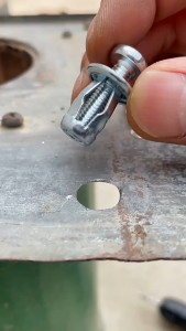 Hollow Metal Wall Nut Jack Nuts Sekrup Logam Mobil 20pcs Sekrup M5/M6 Hollow Metal Wall Nut