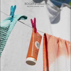 Sữa tắm dạng gel Wellbeing hương quả mọng đỏ Roger&Gallet Gingembre Rouge 200ml