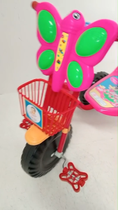 AB TOY รถเด็กสามล้อหน้าผีเสื้อล้อดำ เบอร์ 10 มีแตรลมและขาถีบ ประกอบพร้อมจัดส่ง