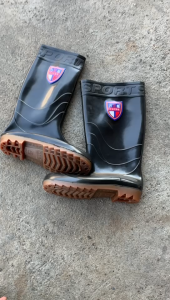 รองเท้าบูท (เบอร์39-45)สูงครึ่งข้าเข่า รองเท้าบูทยาว ตัดหญ้า รองเท้าบูทยาง รองเท้ากันน้ำ รองเท้าลุย รองเท้าบูทดำนา สีดำ