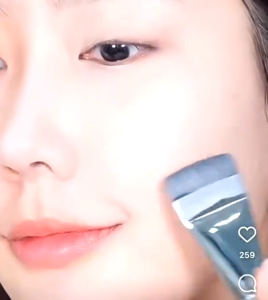 Lameila Lasting Face Matte Liquid Foundation with Brush Set Ultra-thin Base Makeup Moisturizing Oil Control Make Up