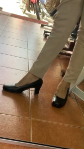 รุ่น 63F27 รองเท้าคัทชูนักศึกษา หัวตัด สูง 2 นิ้ว เริ่มต้นตั้งแต่เบอร์ 3-8 ½ หากรูปเท้าอูม/กว้าง ควรเผื่อไซส์ ครึ่งเบอร์