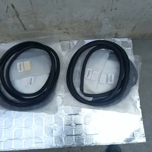 GIOĂNG KHUNG CỬA TOYOTA CAMRY 2012 - 2016 HÀNG ĐÚC LIỀN CAO CẤP