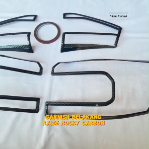 Garnish Belakang Raize Rocky & Cover Lampu Belakang Mobil Toyota Raize Rocky Tahun 2021 Hitam Carbon